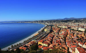 Vue aérienne de Nice illustrant l'article sur une nouvelle opportunité en déficit foncier avec Créquy Invest